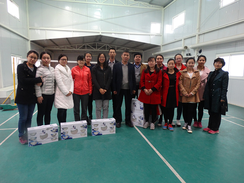 陕核西北测绘院举办三八妇女节女职工羽毛球比赛